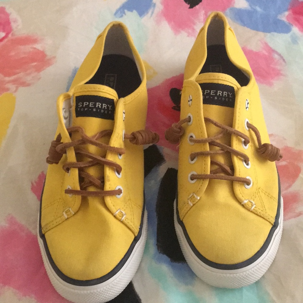 Sperry. Yellow